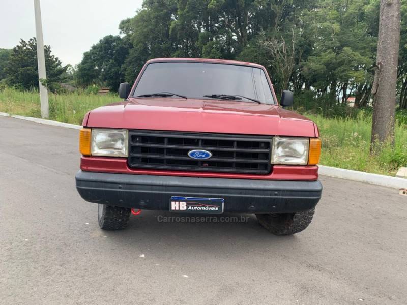 FORD - F-1000 - 1992/1993 - Vermelha - R$ 78.000,00