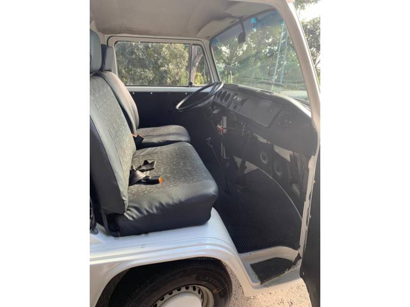 VOLKSWAGEN - KOMBI - 1994/1995 - Branca - R$ 37.000,00
