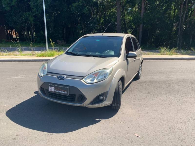 FORD - FIESTA - 2012/2013 - Prata - R$ 31.000,00