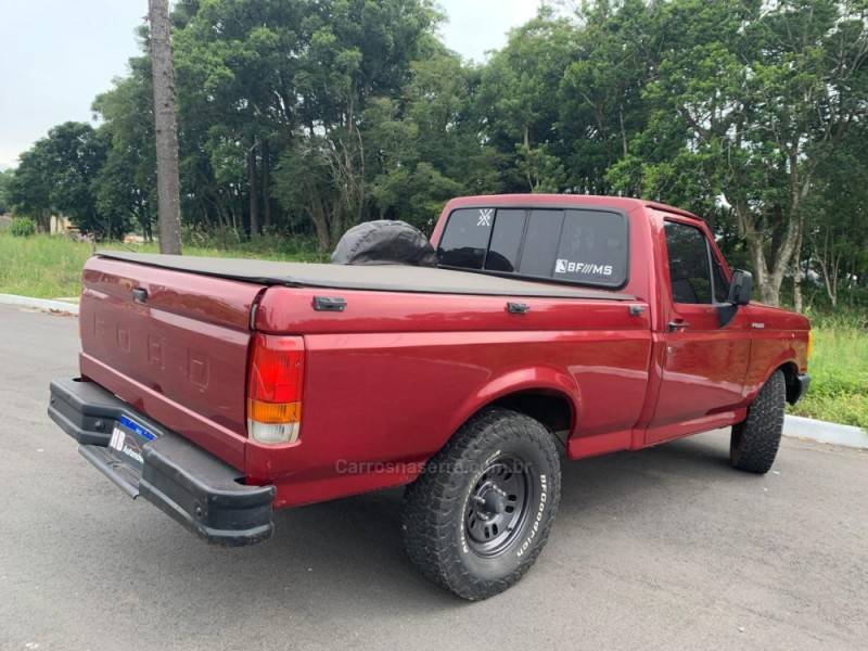 FORD - F-1000 - 1992/1993 - Vermelha - R$ 78.000,00